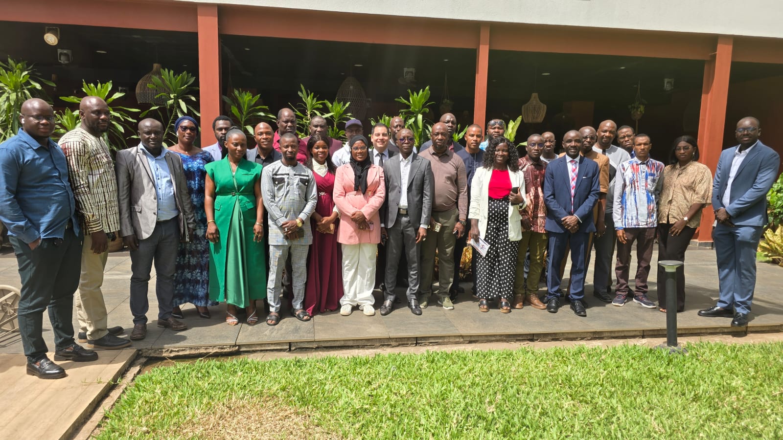 A group photo from the Environmental Assessment and Management workshop in Guinea, aimed at strengthening technical capacity in the country's mining sector.